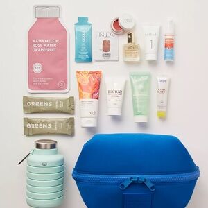 NWT - Free People Limited Edition Cosmetic Bag with Deluxe Samples